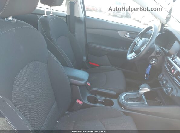 3KPF24AD3ME273315 2021 KIA FORTE White Vista interior delantera