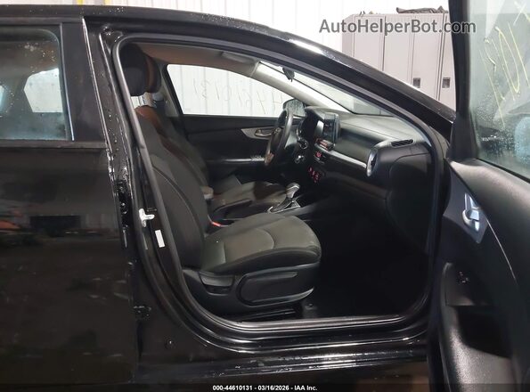 3KPF24AD3PE584439 2023 KIA FORTE Black წინა სალონის ხედი