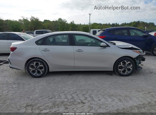 3KPF24AD5LE212675 2020 KIA FORTE Серебряный Вид задней части салона