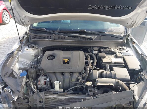 3KPF24AD5LE212675 2020 KIA FORTE Серебряный Вид сзади