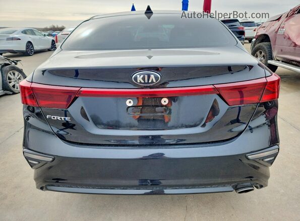 3KPF24AD5ME289239 2021 KIA FORTE Gray Rear view