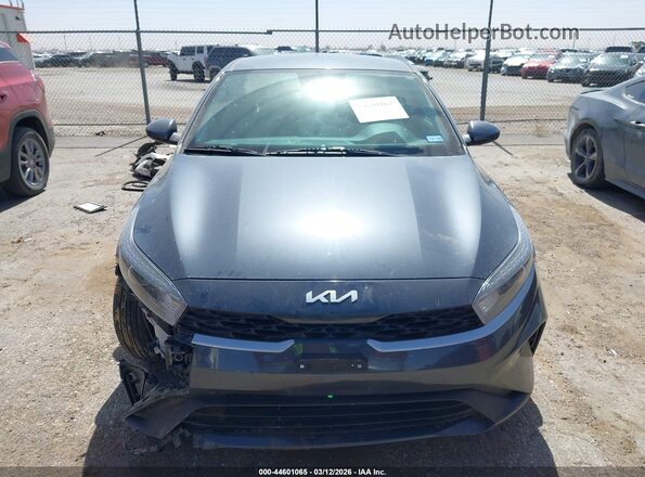 3KPF24AD5RE695576 2024 KIA FORTE Gray უკანა სალონის ხედი