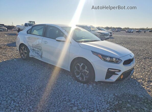 3KPF24AD6ME292165 2021 KIA FORTE White Front right