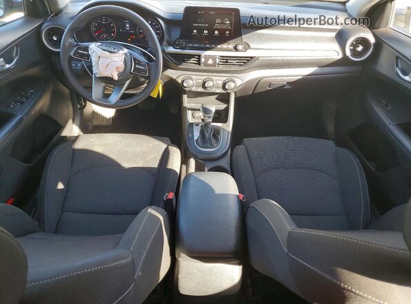 3KPF24AD7ME322998 2021 KIA FORTE White Առջևի վահանակի տեսք