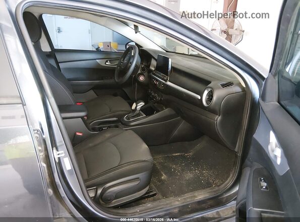 3KPF24AD7PE567773 2023 KIA FORTE Gray 