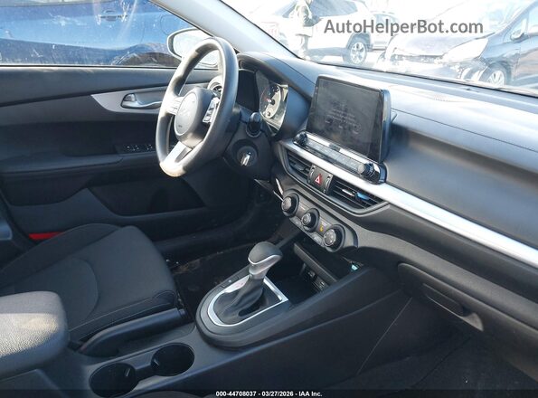 3KPF24AD7RE688080 2024 KIA FORTE Black Widok wnętrza z przodu