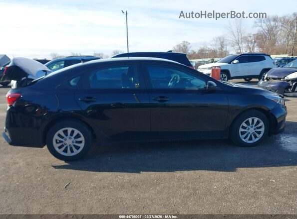 3KPF24AD7RE688080 2024 KIA FORTE Black Widok wnętrza z tyłu