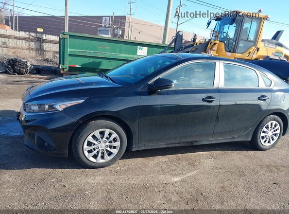3KPF24AD7RE688080 2024 KIA FORTE Black Widok wnętrza 360 stopni