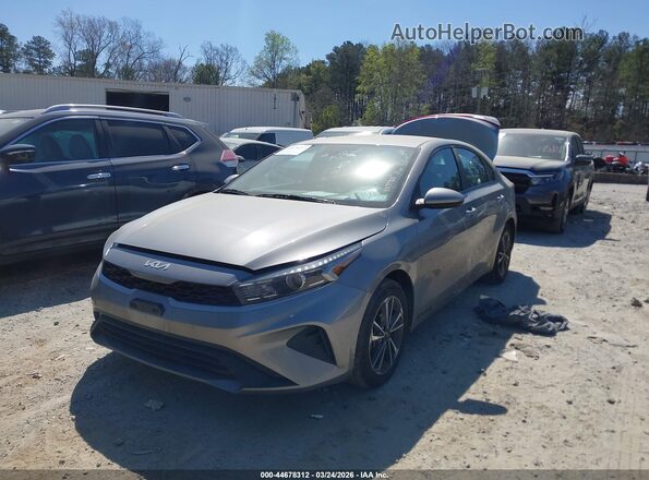 3KPF24AD7RE749069 2024 KIA FORTE Silver წინა მარცხენა ხედი სამი მეოთხედიდან