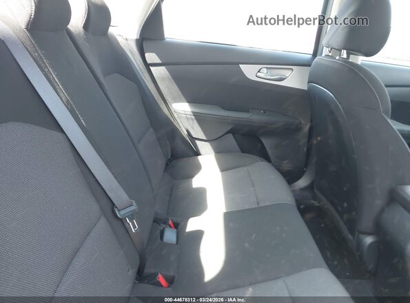 3KPF24AD7RE749069 2024 KIA FORTE Silver VIN კოდის სტიკერის ხედი