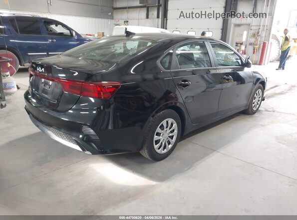 3KPF24AD8RE694941 2024 KIA FORTE Black უკანა მარჯვენა