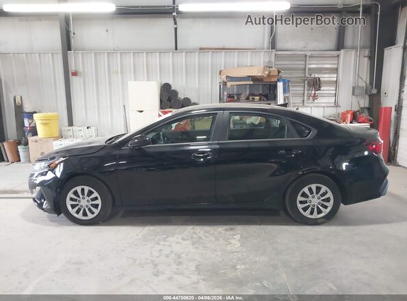 3KPF24AD8RE694941 2024 KIA FORTE Black სალონის 360-გრადუსიანი ხედი