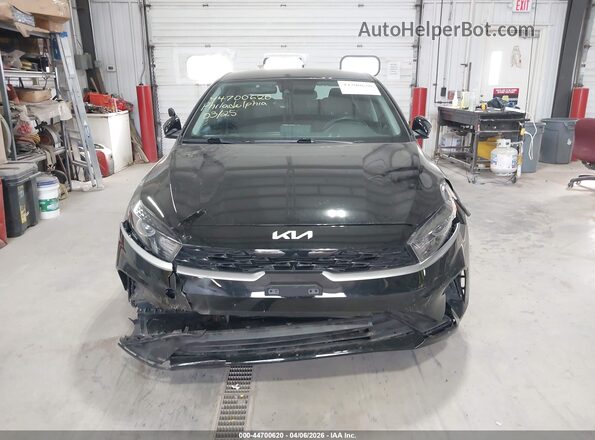 3KPF24AD8RE694941 2024 KIA FORTE Black ხელსაწყოთა პანელის ხედი