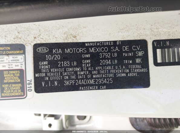 3KPF24ADXME295425 2021 KIA FORTE White Widok komory silnika