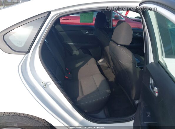 3KPF24ADXME377929 2021 KIA FORTE White Vista de la etiqueta del VIN