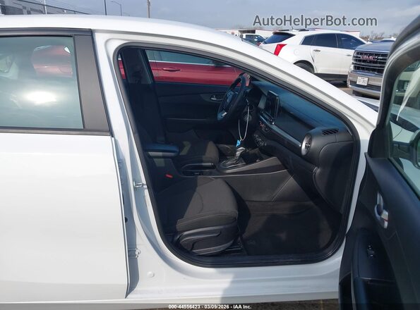 3KPF24ADXME377929 2021 KIA FORTE White Vista interior delantera