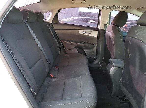 3KPF24ADXME378028 2021 KIA FORTE White Rear seats view