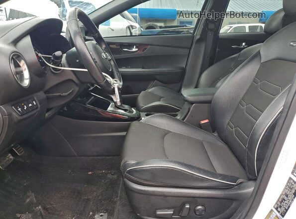 3KPF34AD3ME310294 2021 KIA FORTE White Widok wnętrza z przodu