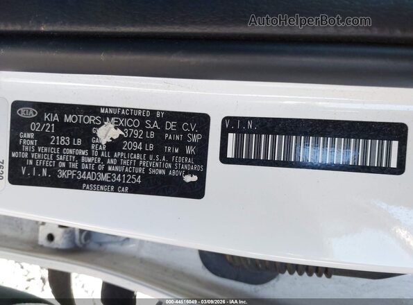 3KPF34AD3ME341254 2021 KIA FORTE White Vista del compartimento del motor