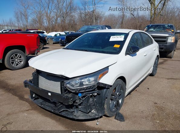 3KPF34AD4ME283672 2021 KIA FORTE White წინა მარცხენა ხედი სამი მეოთხედიდან