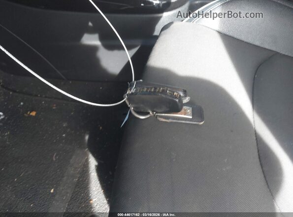 3KPF34AD5ME281557 2021 KIA FORTE Red Vista del salpicadero