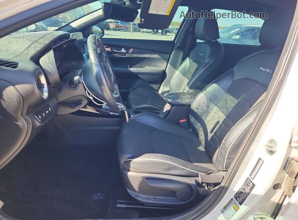 3KPF34AD5ME297113 2021 KIA FORTE White Vista interior delantera
