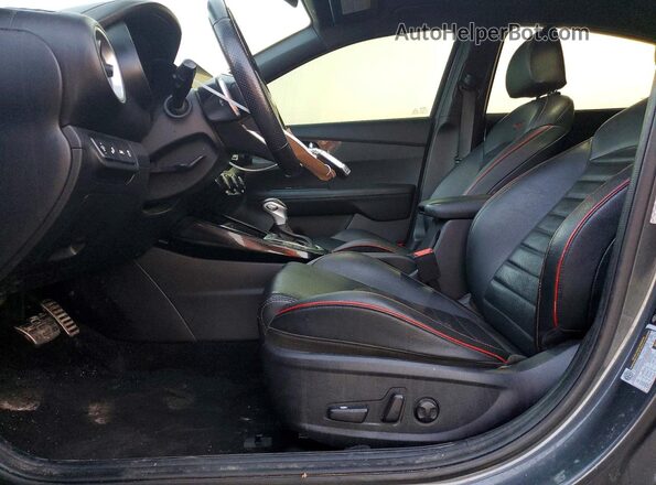 3KPF44AC0ME356153 2021 KIA FORTE Gray Vista interior delantera