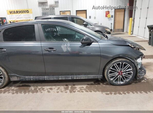 3KPF44AC5ME411602 2021 KIA FORTE Gray Widok wnętrza z tyłu