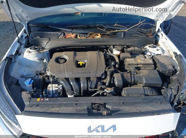 3KPF54AD2PE631418 2023 KIA FORTE White 