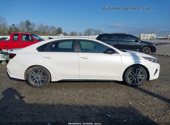 3KPF54AD2PE631418 2023 KIA FORTE White 
