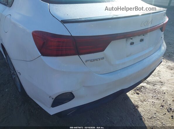 3KPF54AD2PE631418 2023 KIA FORTE White 