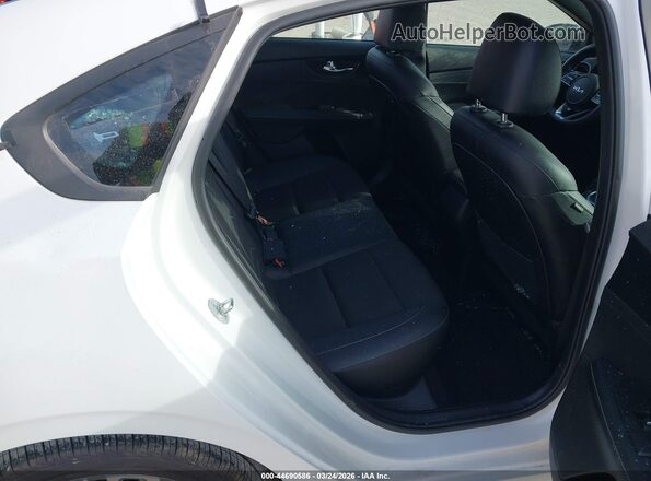 3KPF54AD4PE616774 2023 KIA FORTE White Widok naklejki z numerem VIN
