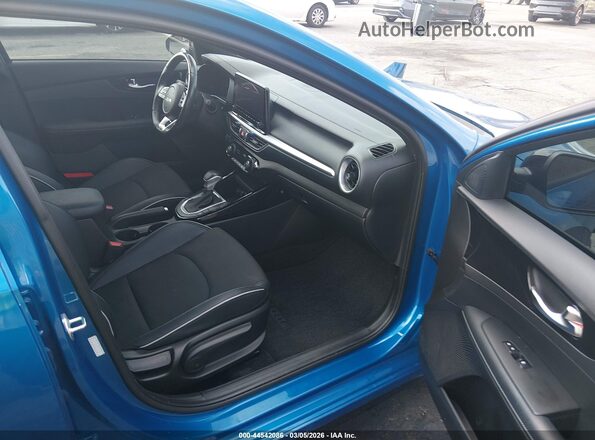 3KPF54AD4PE621554 2023 KIA FORTE Blue Front interior view