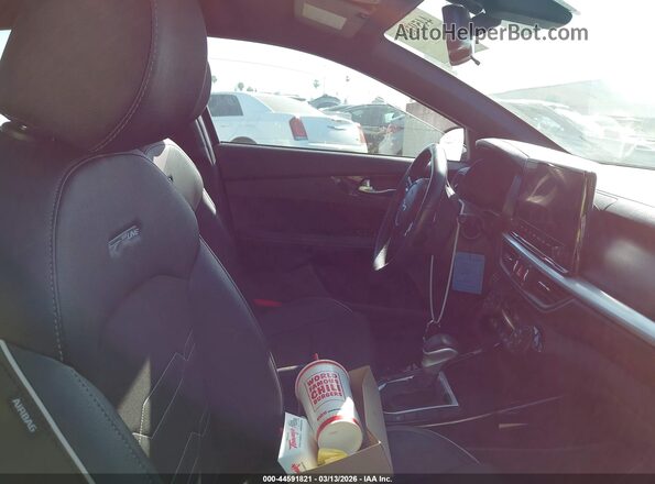3KPF54AD5PE636418 2023 KIA FORTE Silver Front interior view