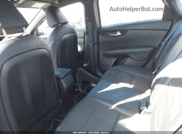 3KPF54AD5PE636418 2023 KIA FORTE Silver 