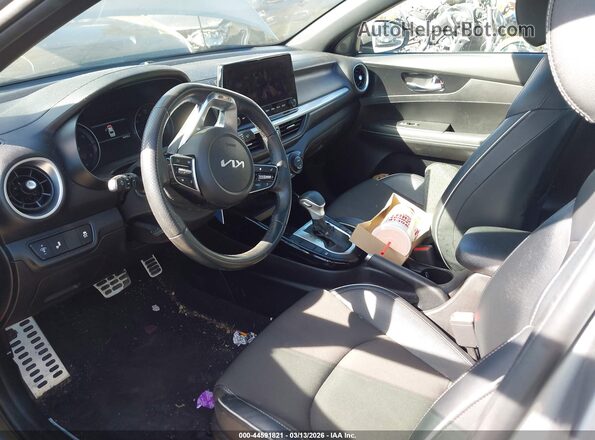 3KPF54AD5PE636418 2023 KIA FORTE Silver 