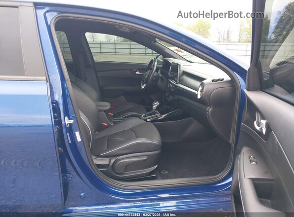 3KPF54AD7RE792947 2024 KIA FORTE Blue 