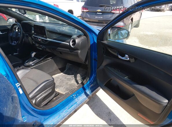 3KPF54AD9PE539593 2023 KIA FORTE Blue Widok wnętrza z przodu