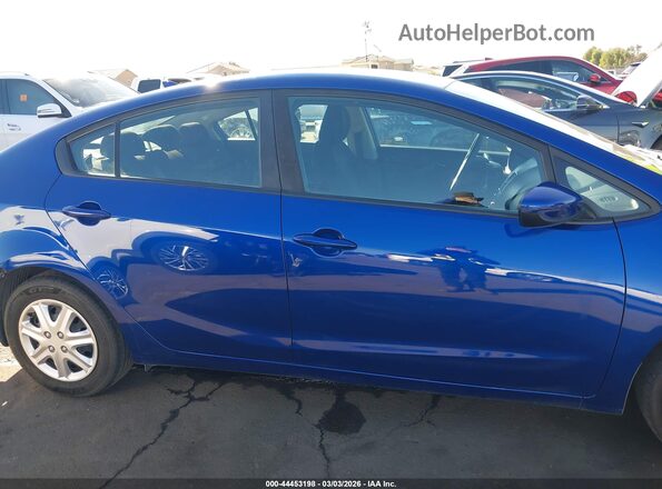 3KPFK4A72HE068083 2017 KIA FORTE Blue უკანა სალონის ხედი