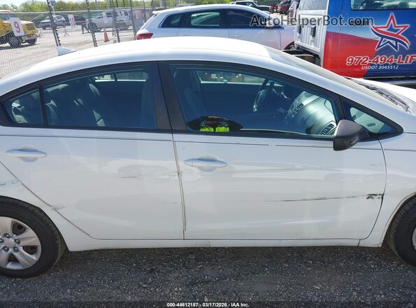 3KPFK4A73JE182535 2018 KIA FORTE White 