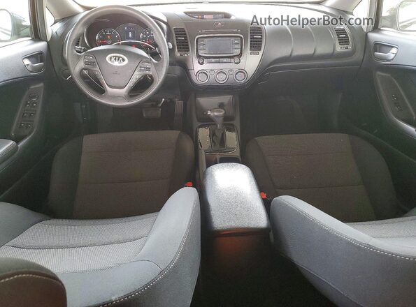 3KPFK4A76JE274075 2018 KIA FORTE Черный Вид панели приборов