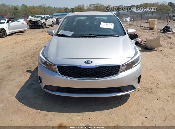 3KPFK4A79HE112421 2017 KIA FORTE Серебряный Вид задней части салона