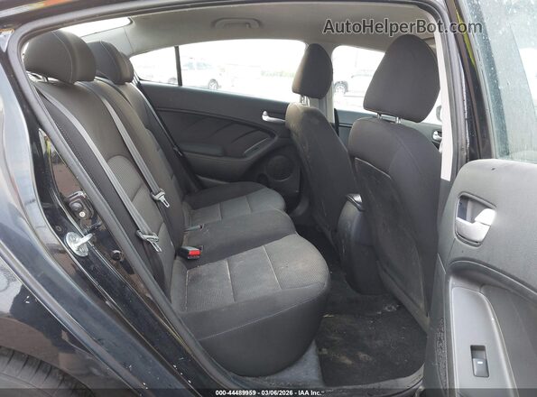3KPFK4A79HE112581 2017 KIA FORTE Black Widok naklejki z numerem VIN