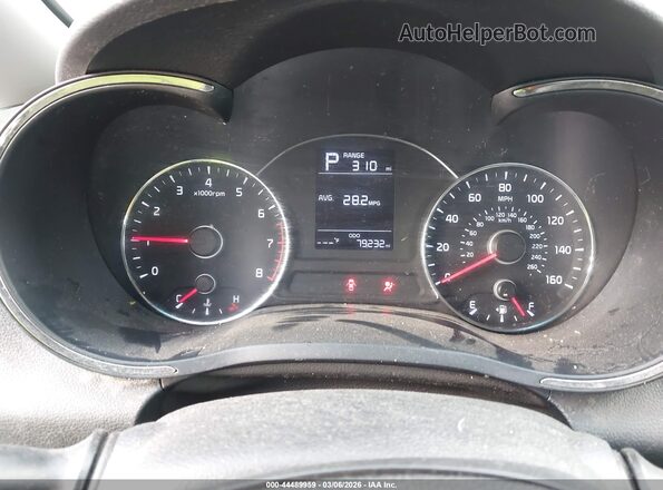 3KPFK4A79HE112581 2017 KIA FORTE Black Widok tylnych siedzeń