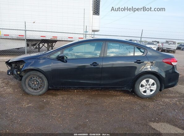 3KPFK4A79HE112581 2017 KIA FORTE Black 