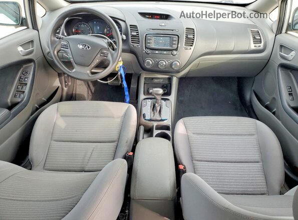 3KPFL4A75HE078135 2017 KIA FORTE Silver Widok deski rozdzielczej