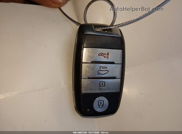 3KPFL4A89HE055465 2017 KIA FORTE Серебряный Вид панели приборов