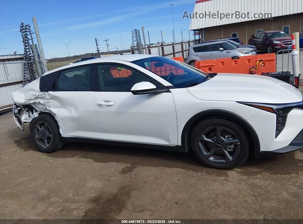 3KPFT4DE0SE007250 2025 KIA K4 Белый Панорамный вид салона 360°