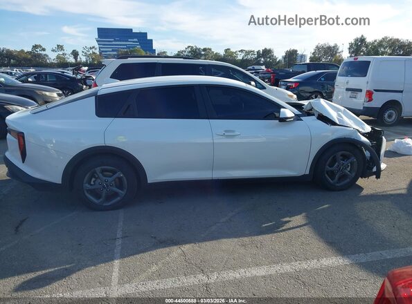3KPFT4DE1SE160980 2025 KIA K4 White Widok wnętrza 360 stopni