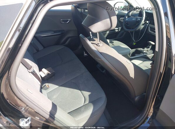 3KPFT4DE3SE145137 2025 KIA K4 Black Vista de la etiqueta del VIN